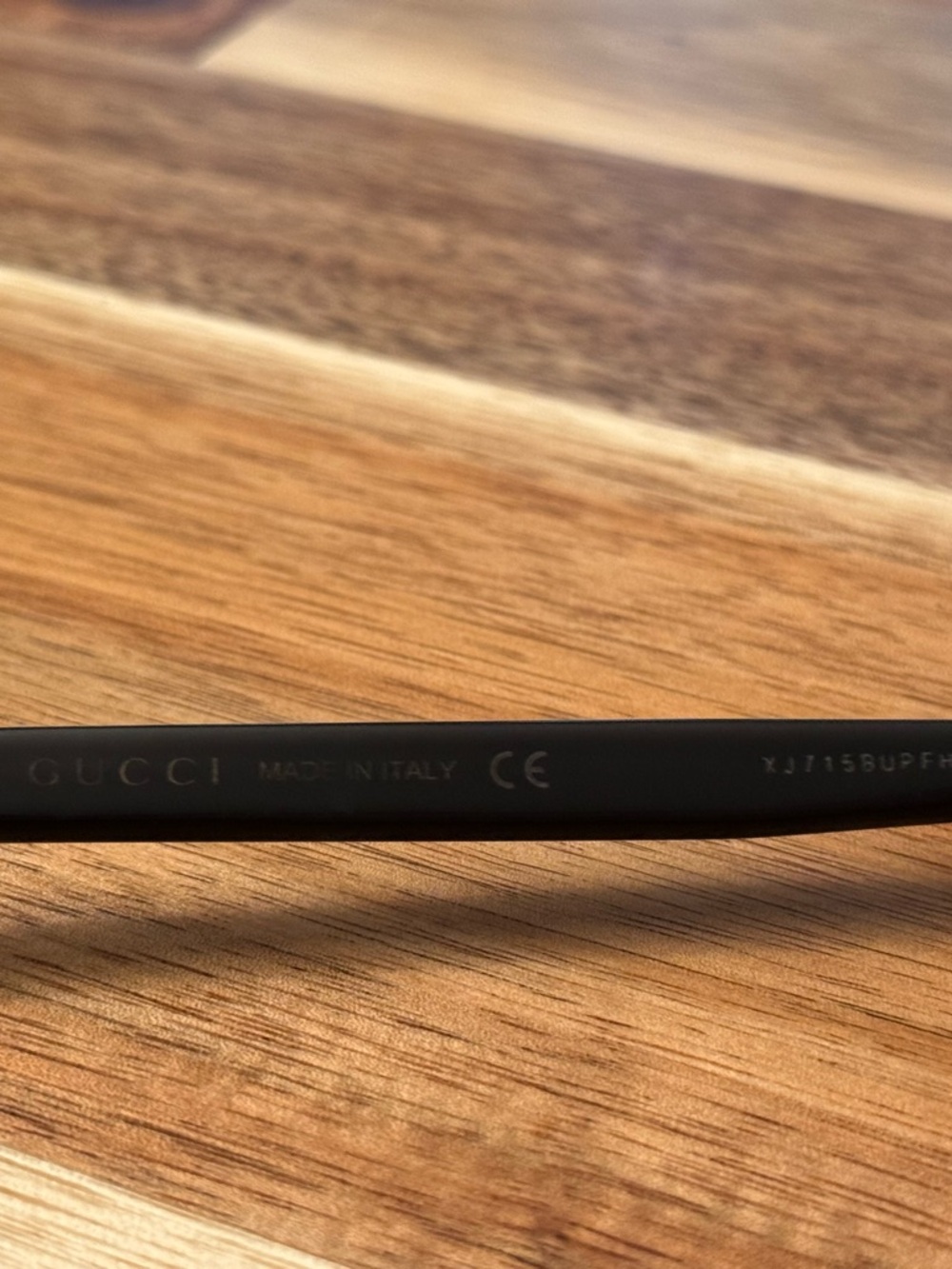 Gucci Women’s Black Sunglass - Picture 4 of 6